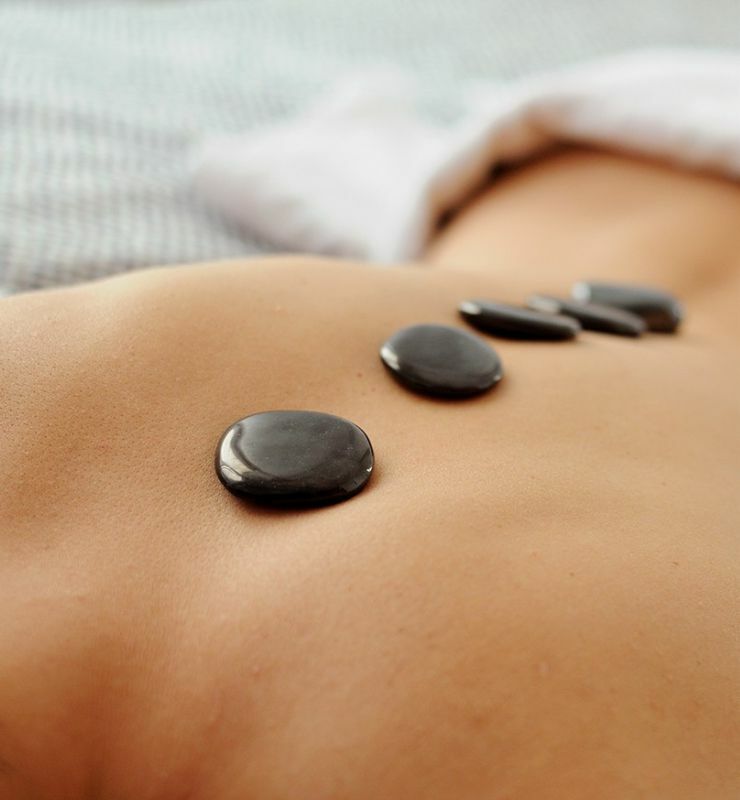 Imagem Massagem relaxamento com Pedras La Villa Group